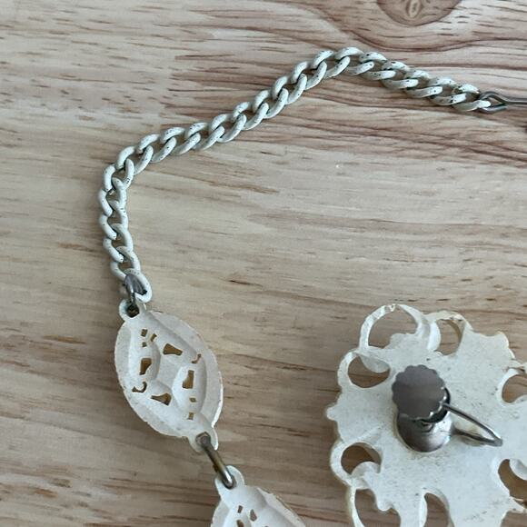 Carved Celluloid Necklace & Earring Set White Flowers Rhinestones 16" Screwbacks - Picture 8 of 16